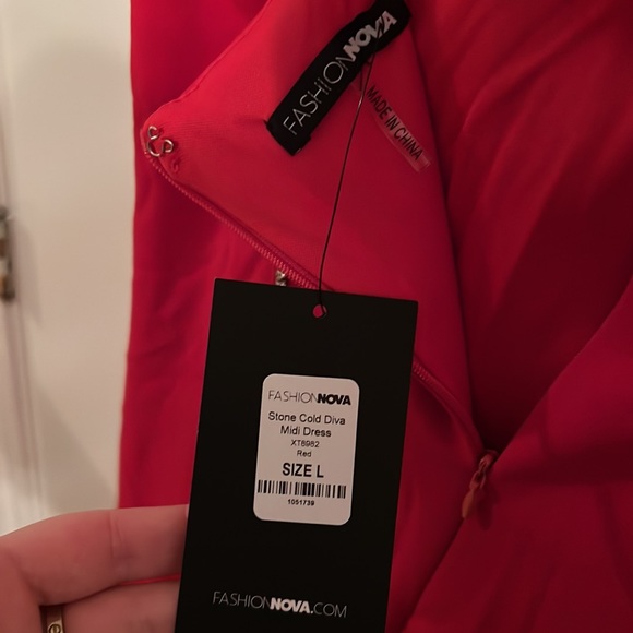 STONE COLD DIVA MIDI DRESS RED FASHIONNOVA - Picture 6 of 6